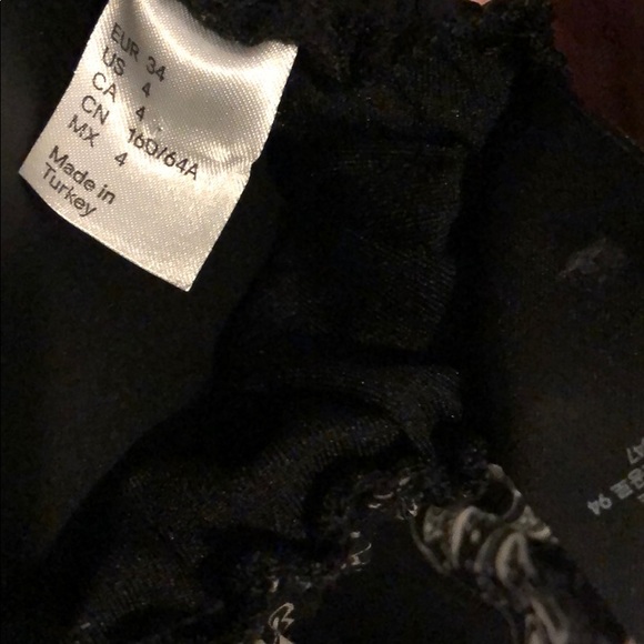 H&M high-low skull 💀 design skirt - Picture 3 of 3